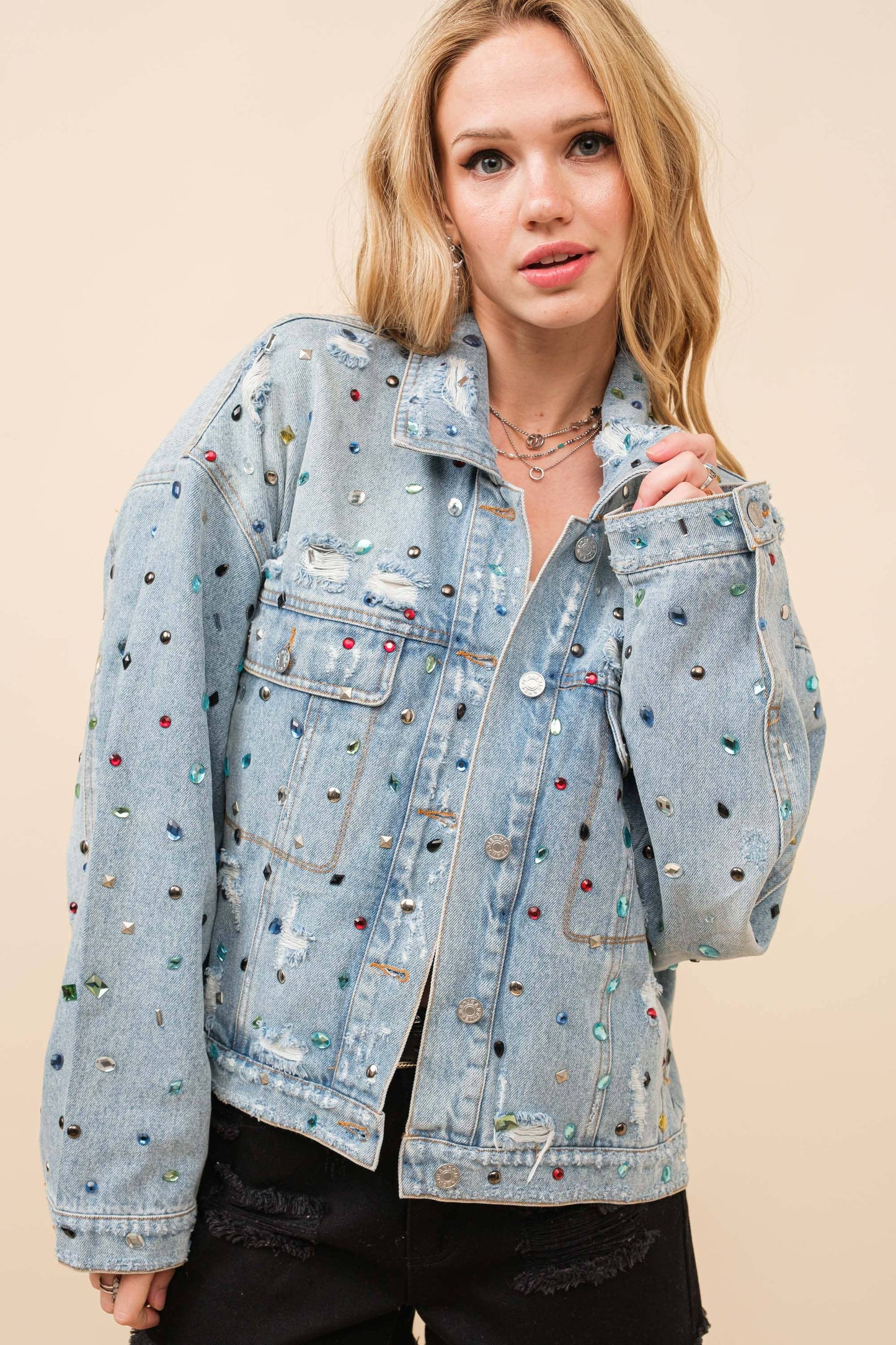 23033J - Distressed Jewel Embellish Stone Denim Jacket: LT WASH