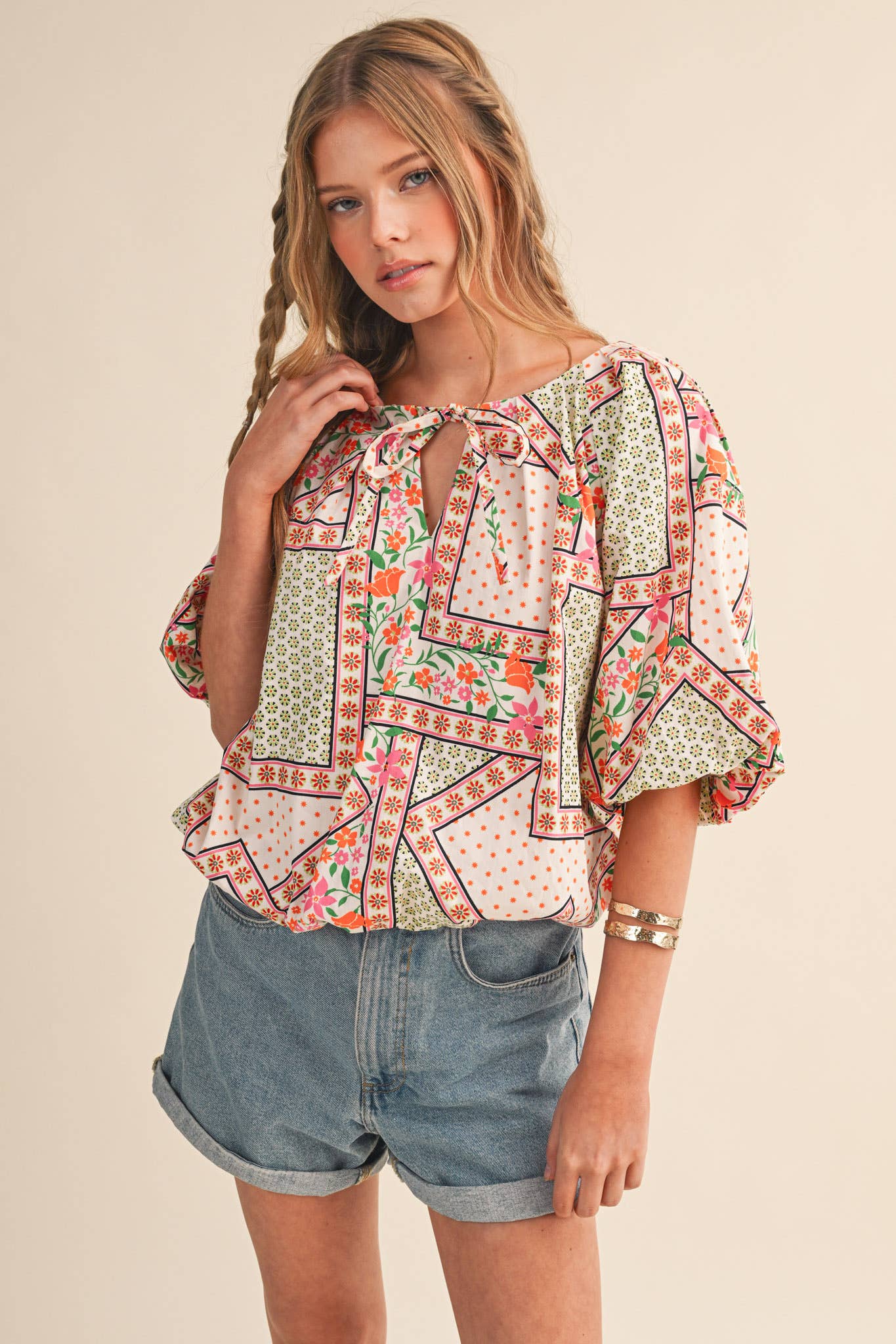 EXCLUSIVE FLORAL PRINT BUBBLE TOP MTP4741: IVORY MULTI FLORAL