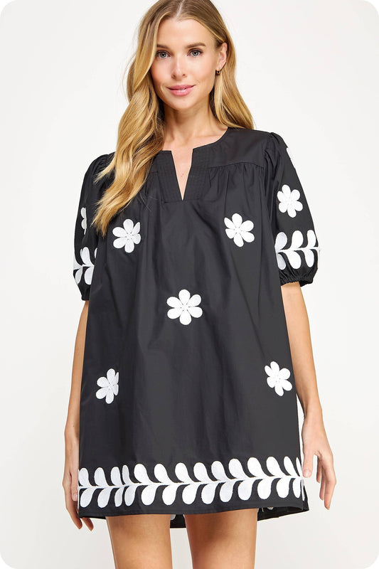 Flower Embroidery Cotton Mini Dress: Black/white